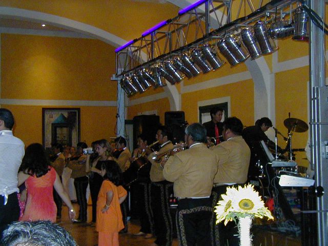 More mariachis!